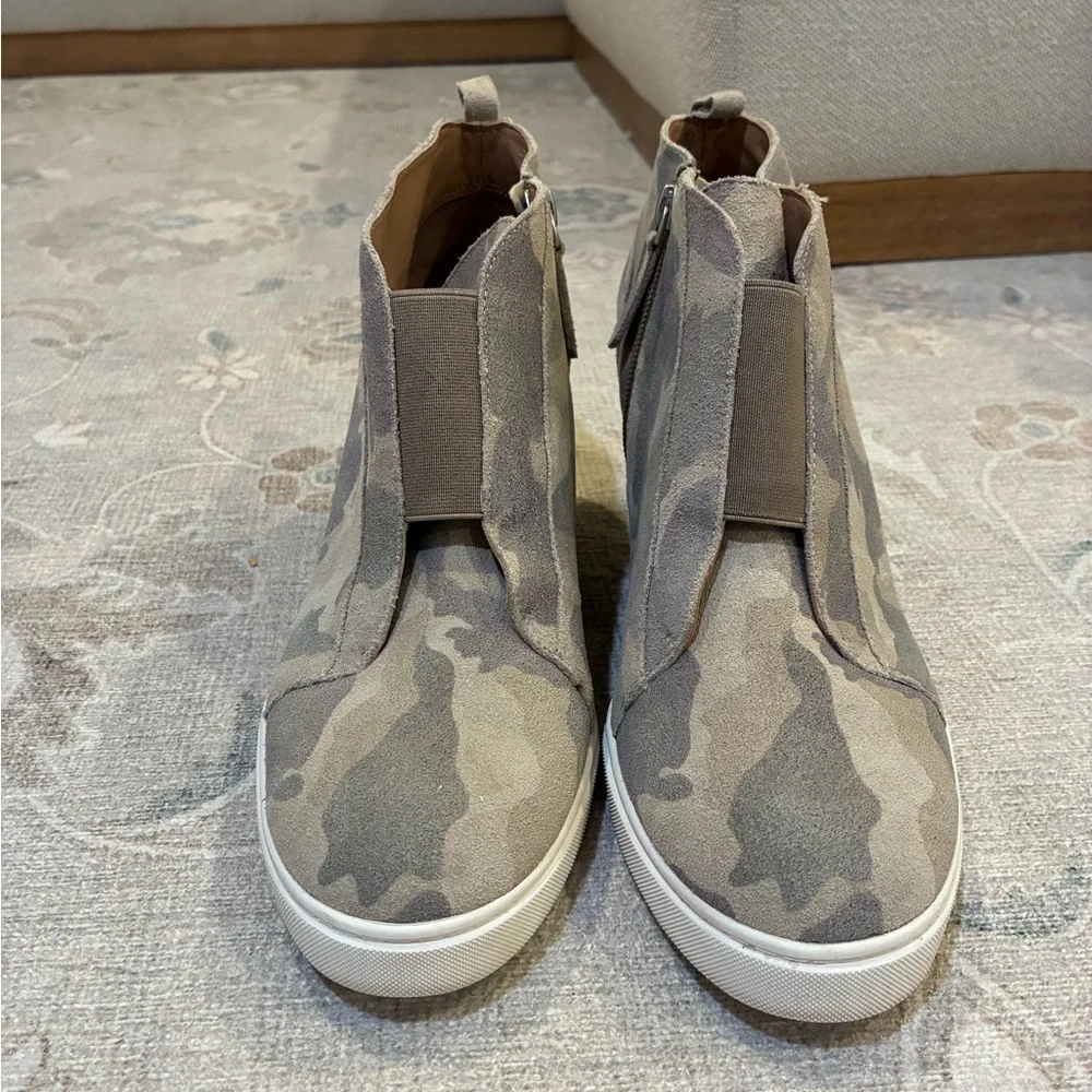 Paolo Camouflage Wedge Boots